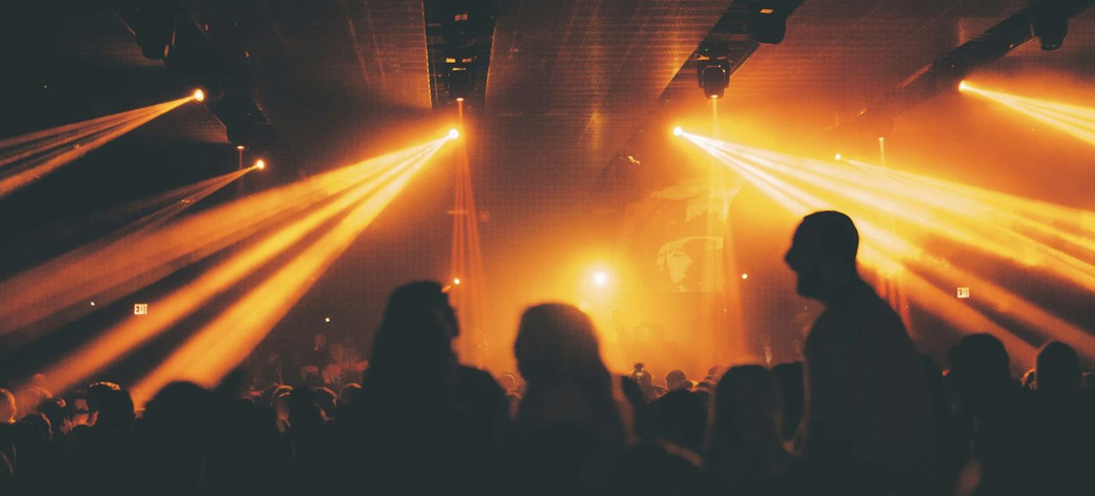 Live performance and crowd, Saint-Barthélemy event